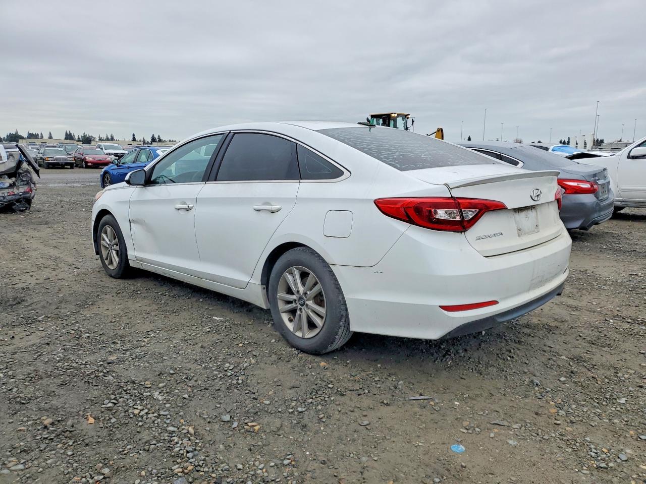 2016 Hyundai Sonata Se - Image 2