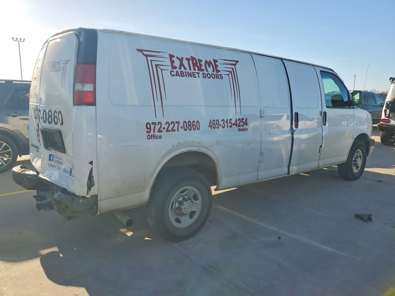 2015 Chevrolet Express G3500 Utility / Service Van - Фото 3