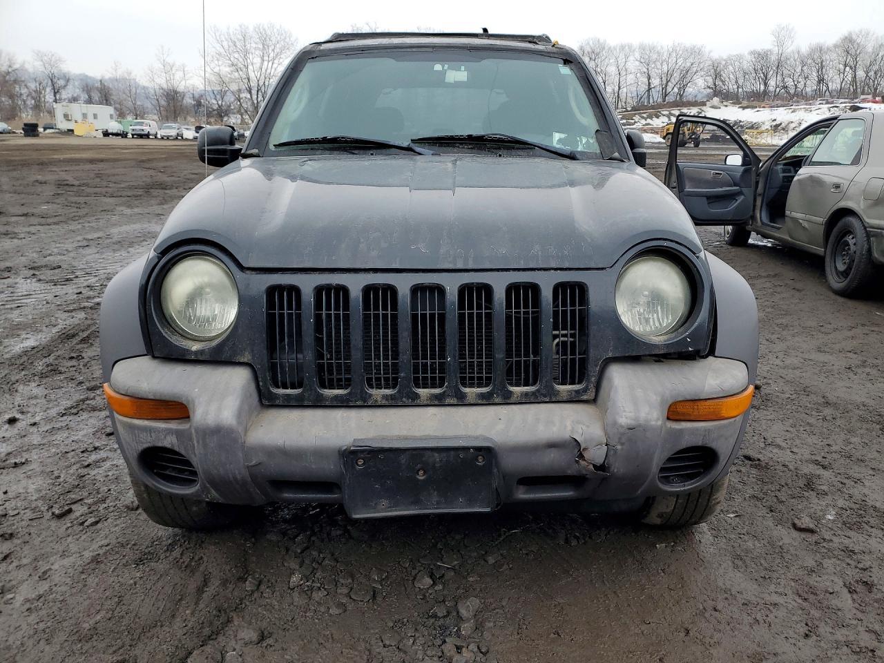2003 Jeep Liberty Sport - Image 5