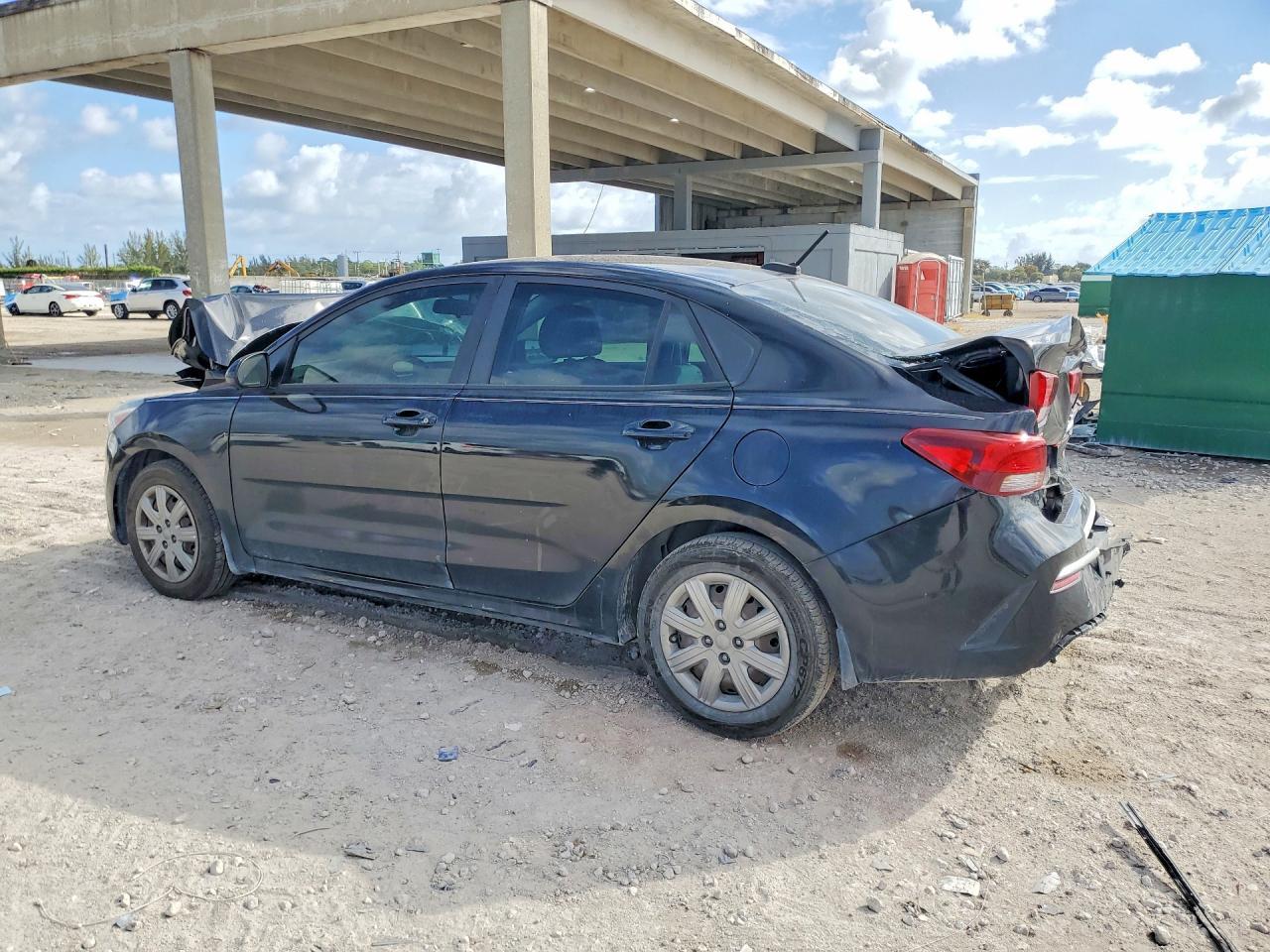 2021 Kia Rio S - Фото 2