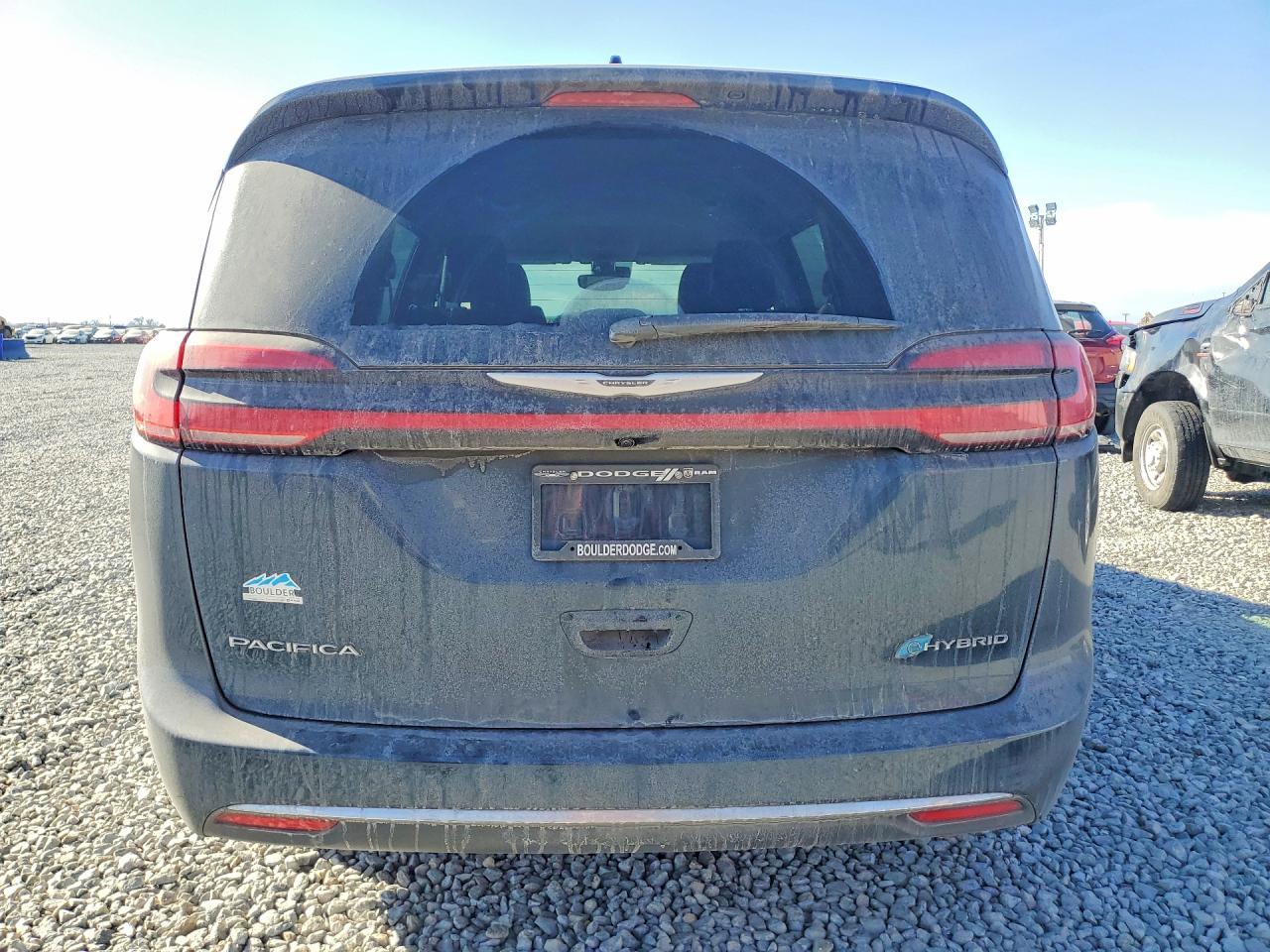 2022 Chrysler Pacifica Hybrid Touring L - Image 6