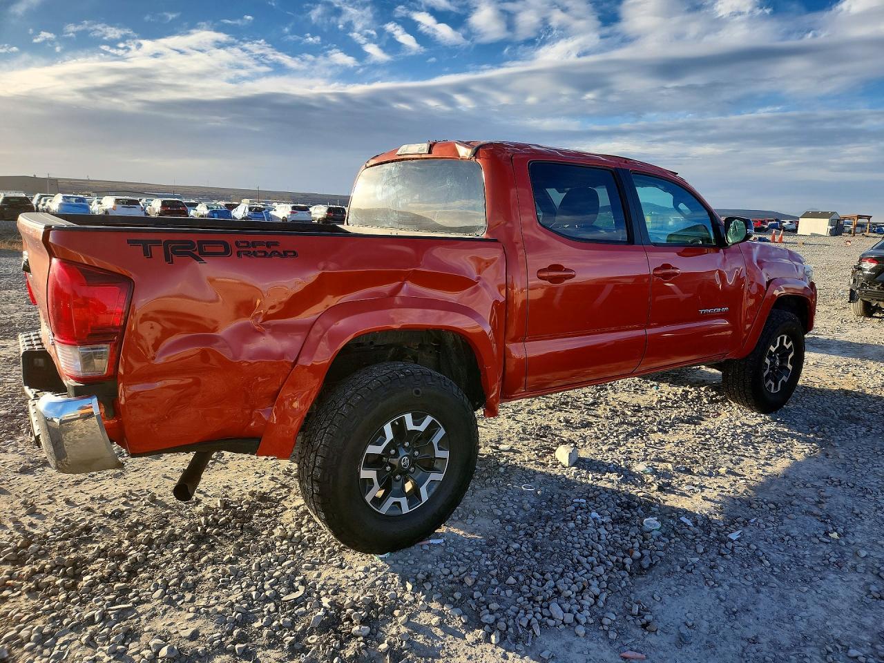 2016 Toyota Tacoma Double Cab - Image 3