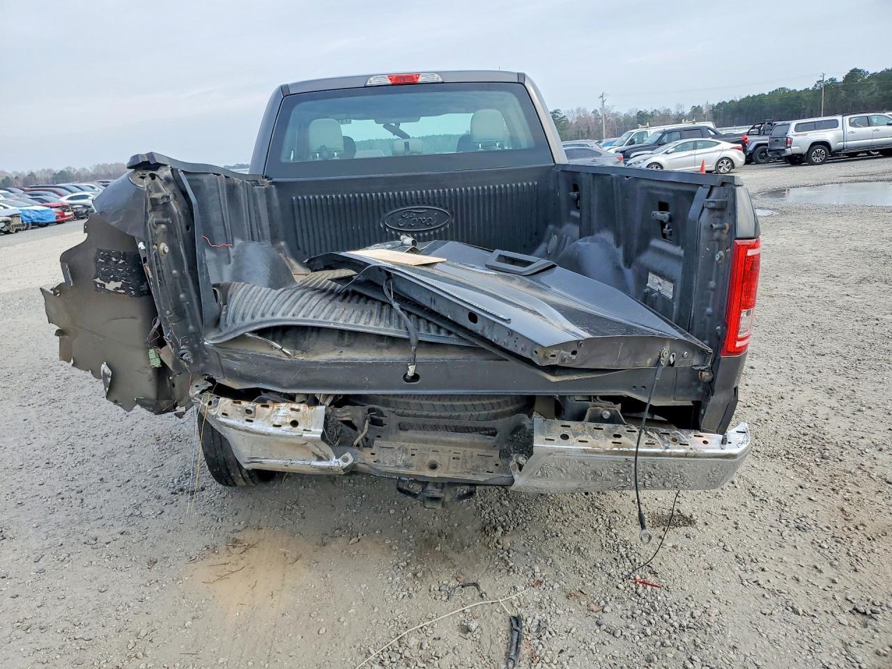 2015 Ford F150 Super Cab - Image 6