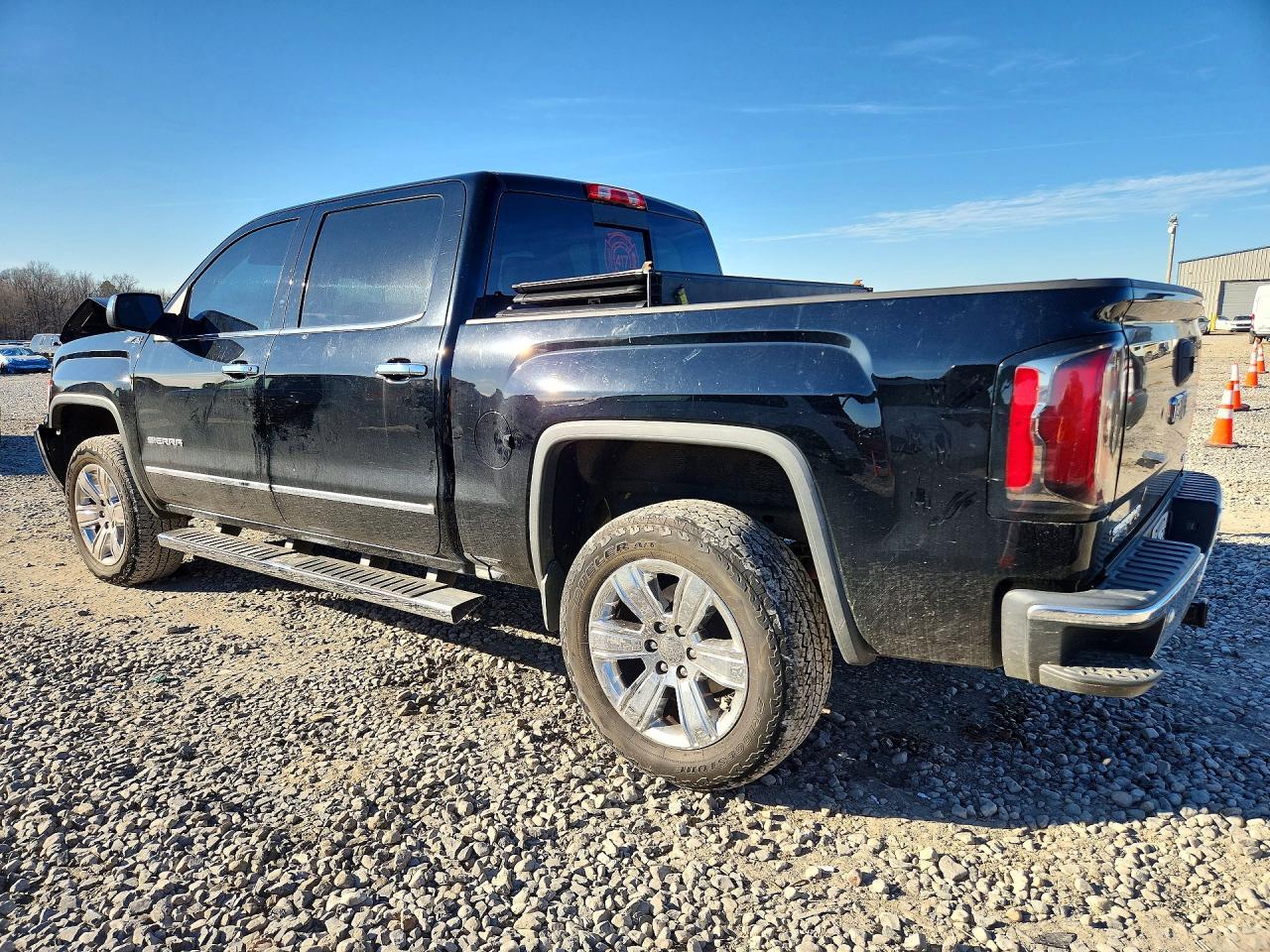 2017 GMC Sierra - Image 2