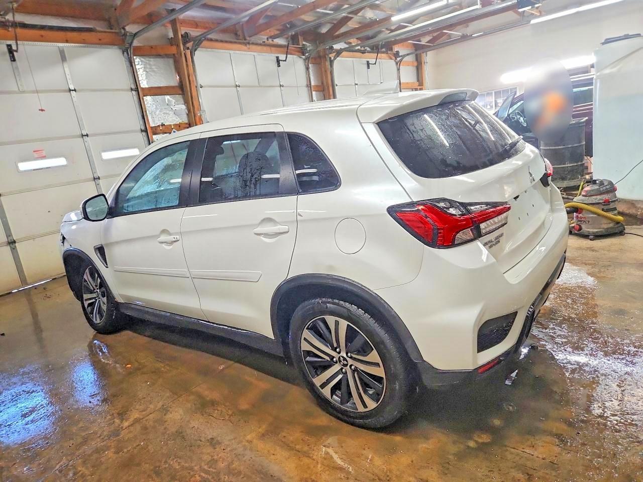 2021 Mitsubishi Outlander Sport Se - Image 2