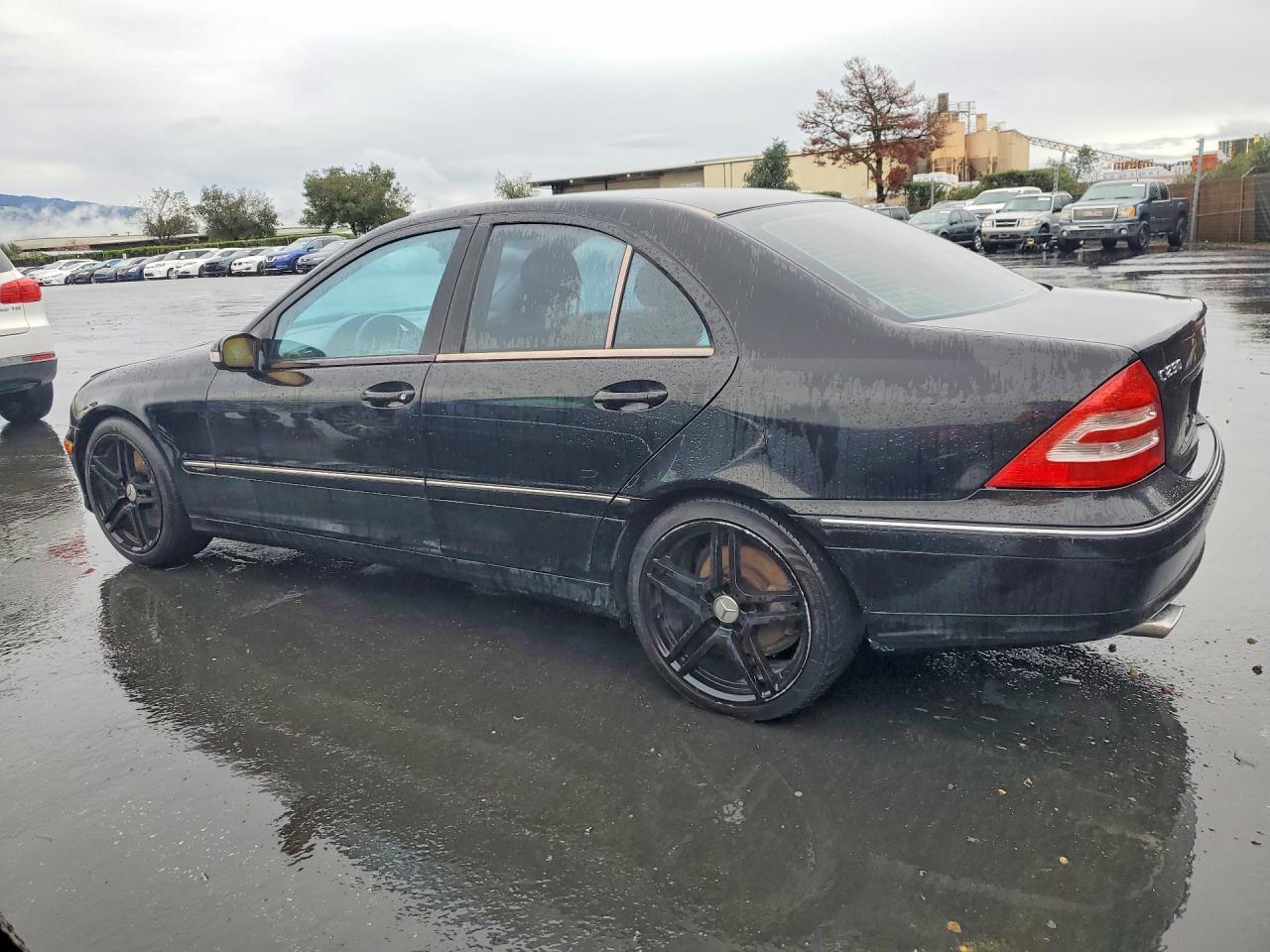 2004 Mercedes-Benz C 230K Sport Sedan - Фото 2