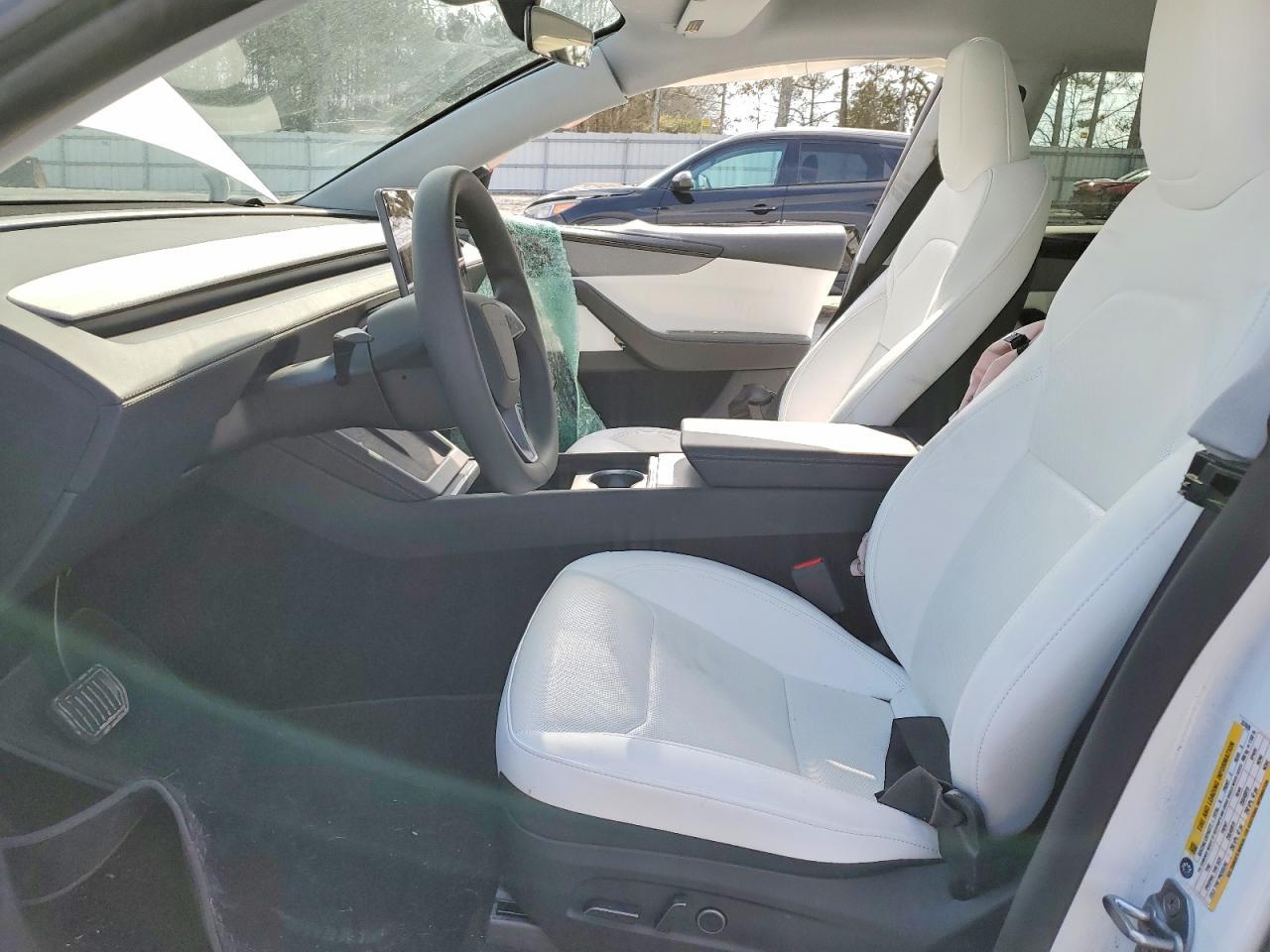 2026 Tesla Model Y - Image 7