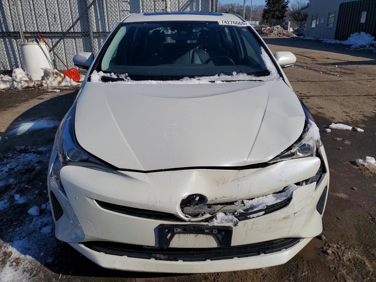 2016 Toyota Prius - Image 5
