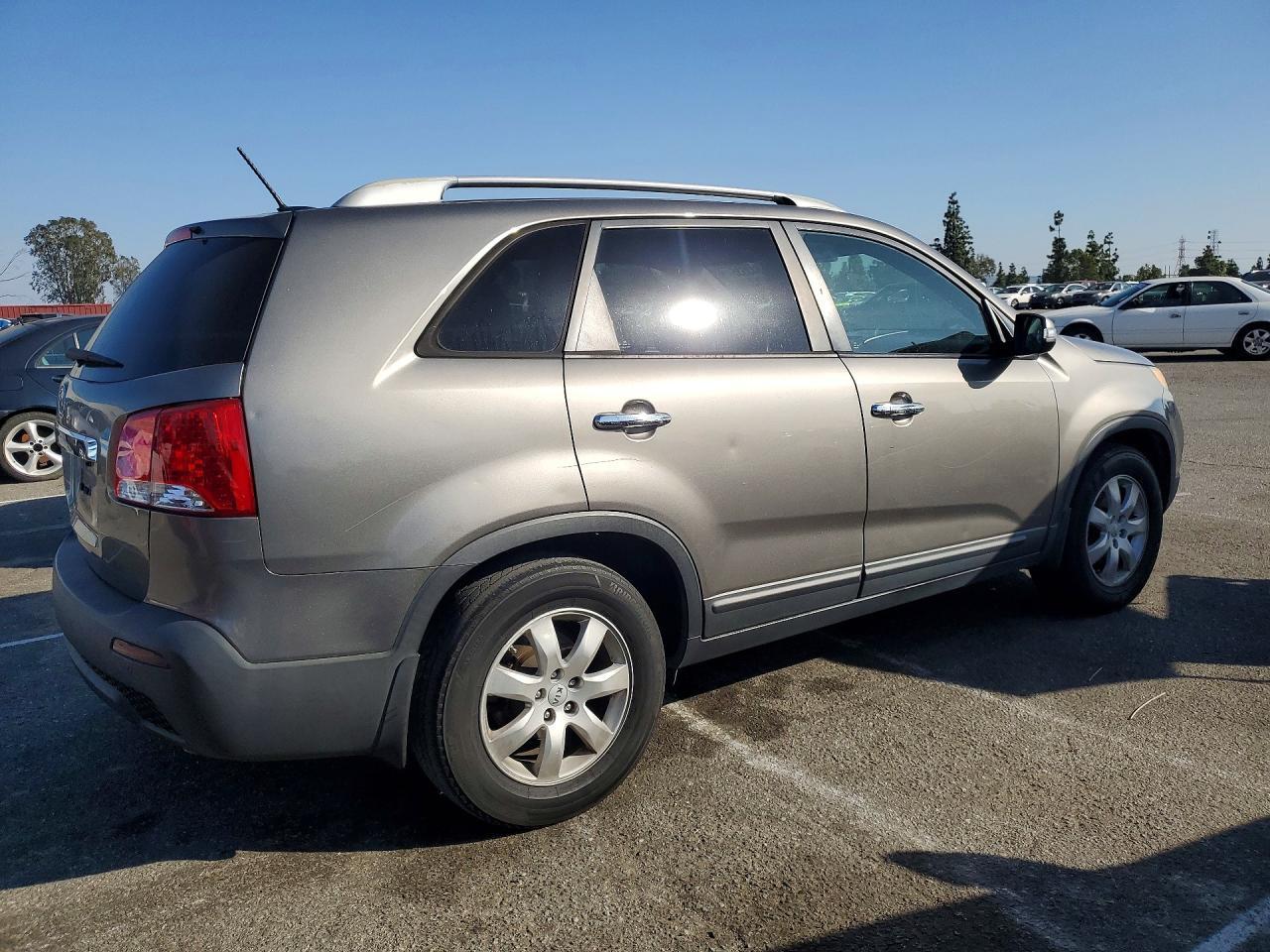 2013 Kia Sorento Lx - Фото 3
