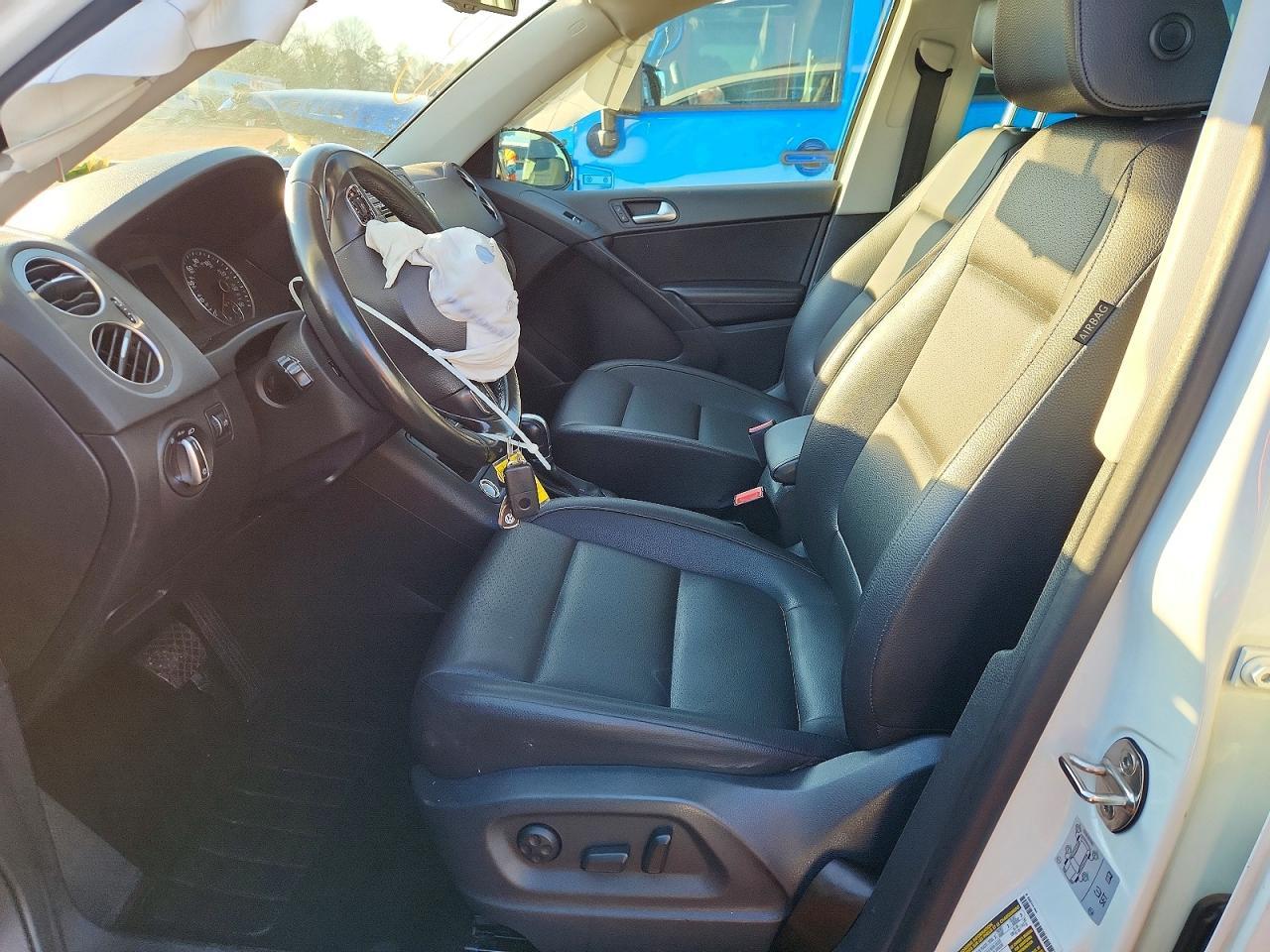 2017 Volkswagen Tiguan - Image 7