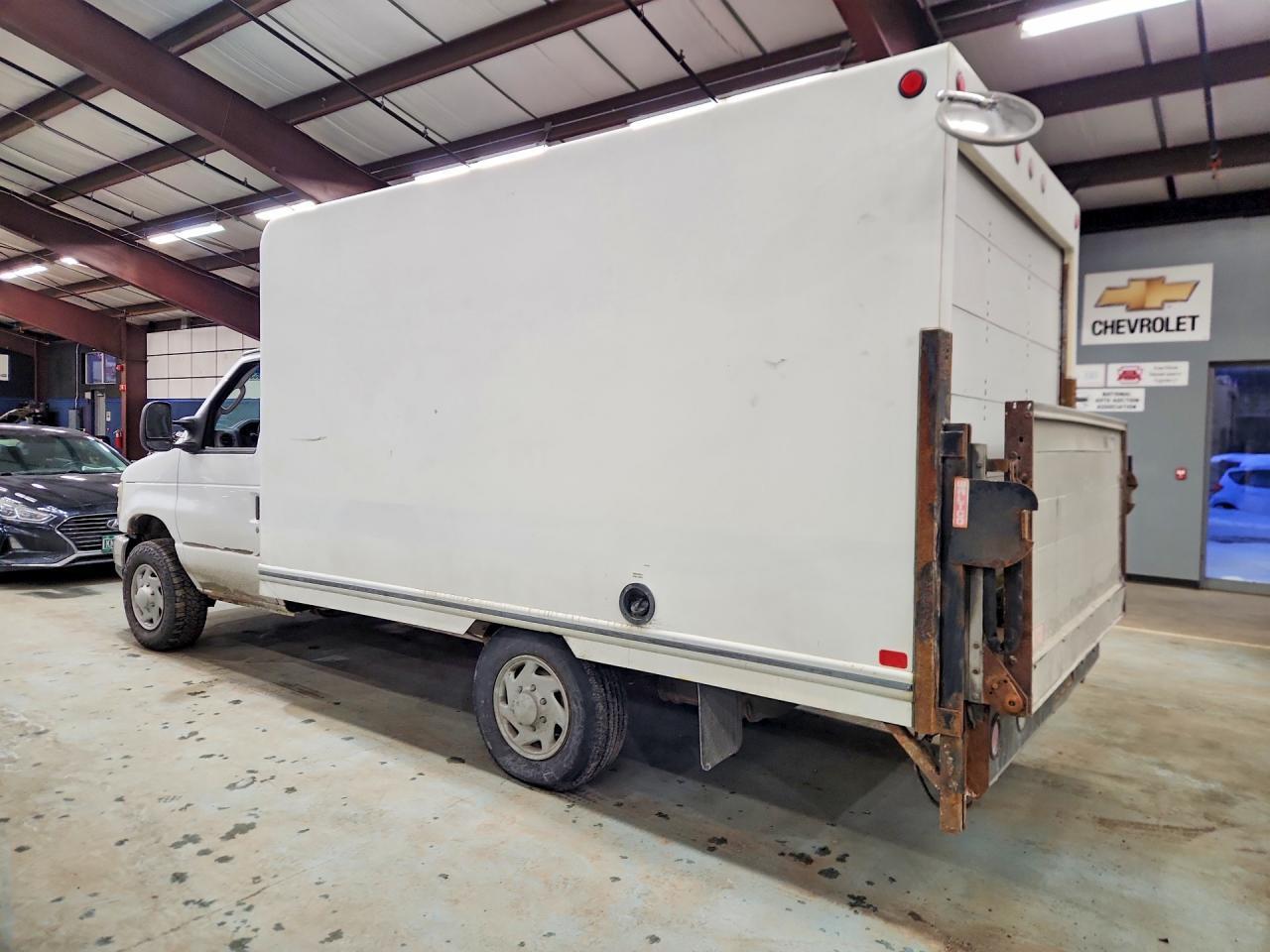 2011 Ford E350 Box Truck - Image 2