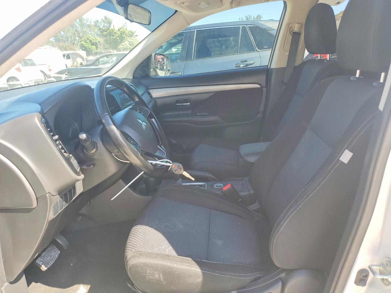 2016 Mitsubishi Outlander Se - Фото 7