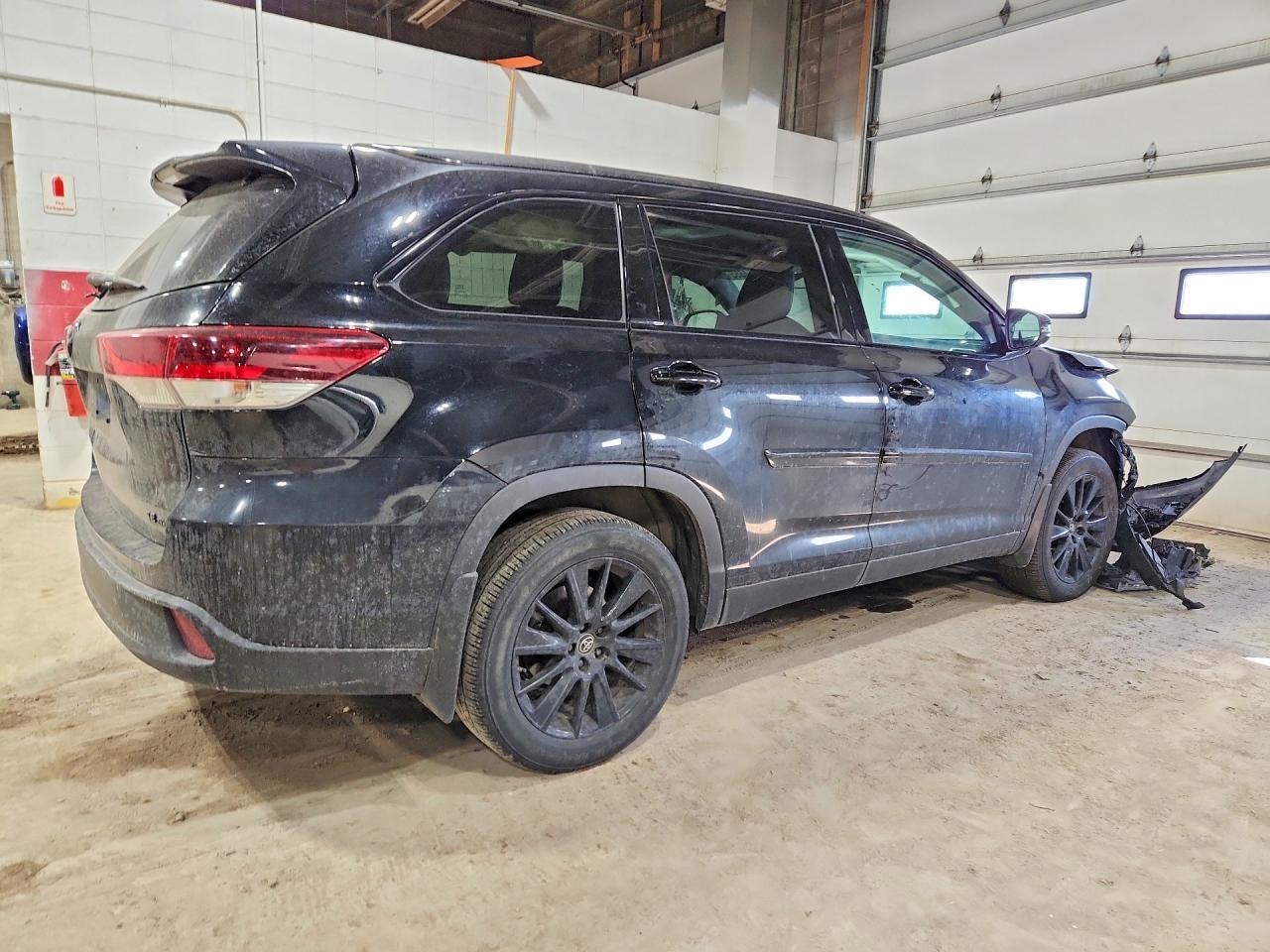 2019 Toyota Highlander Se - Image 3