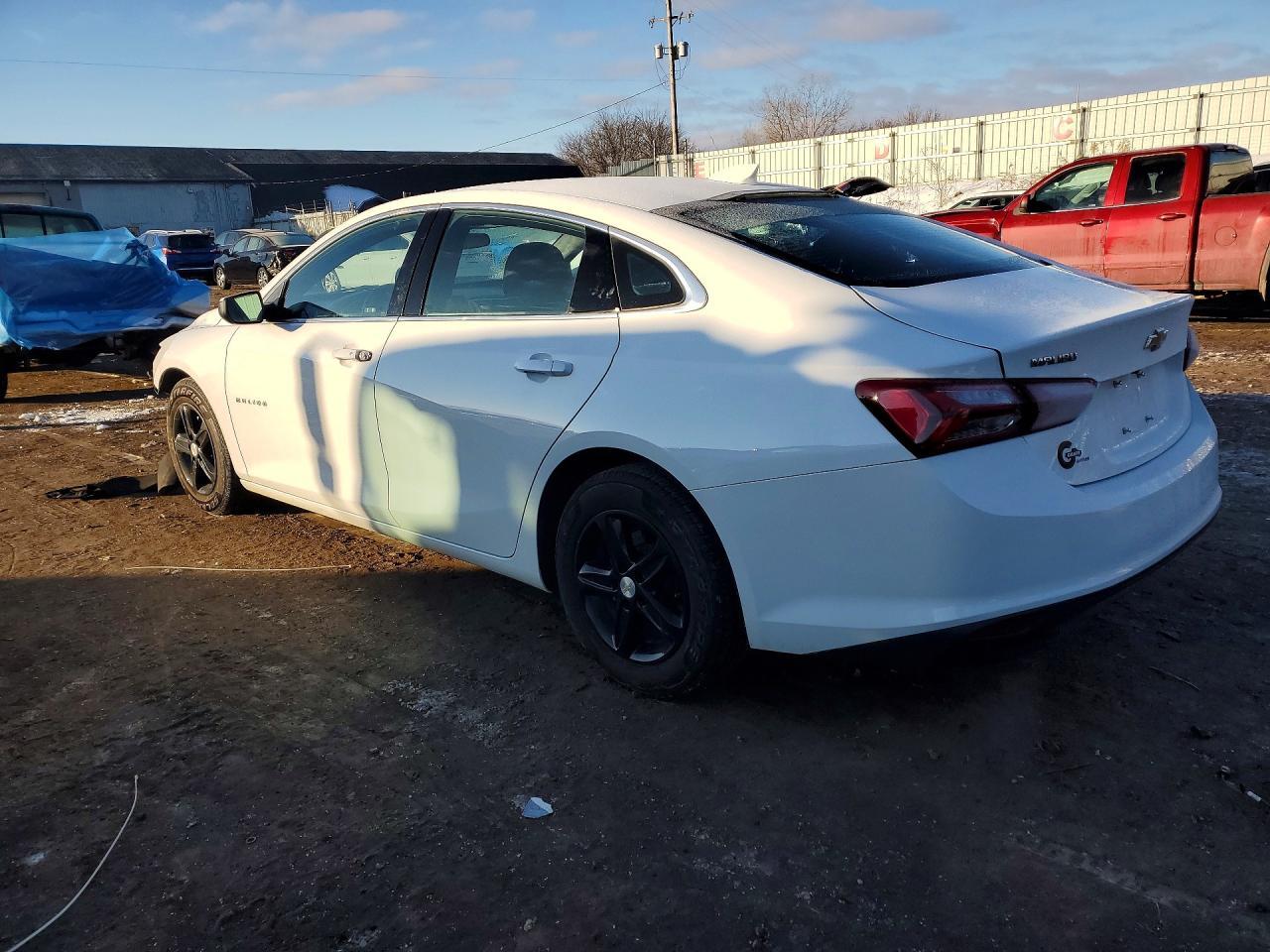 2022 Chevrolet Malibu Lt - Фото 2