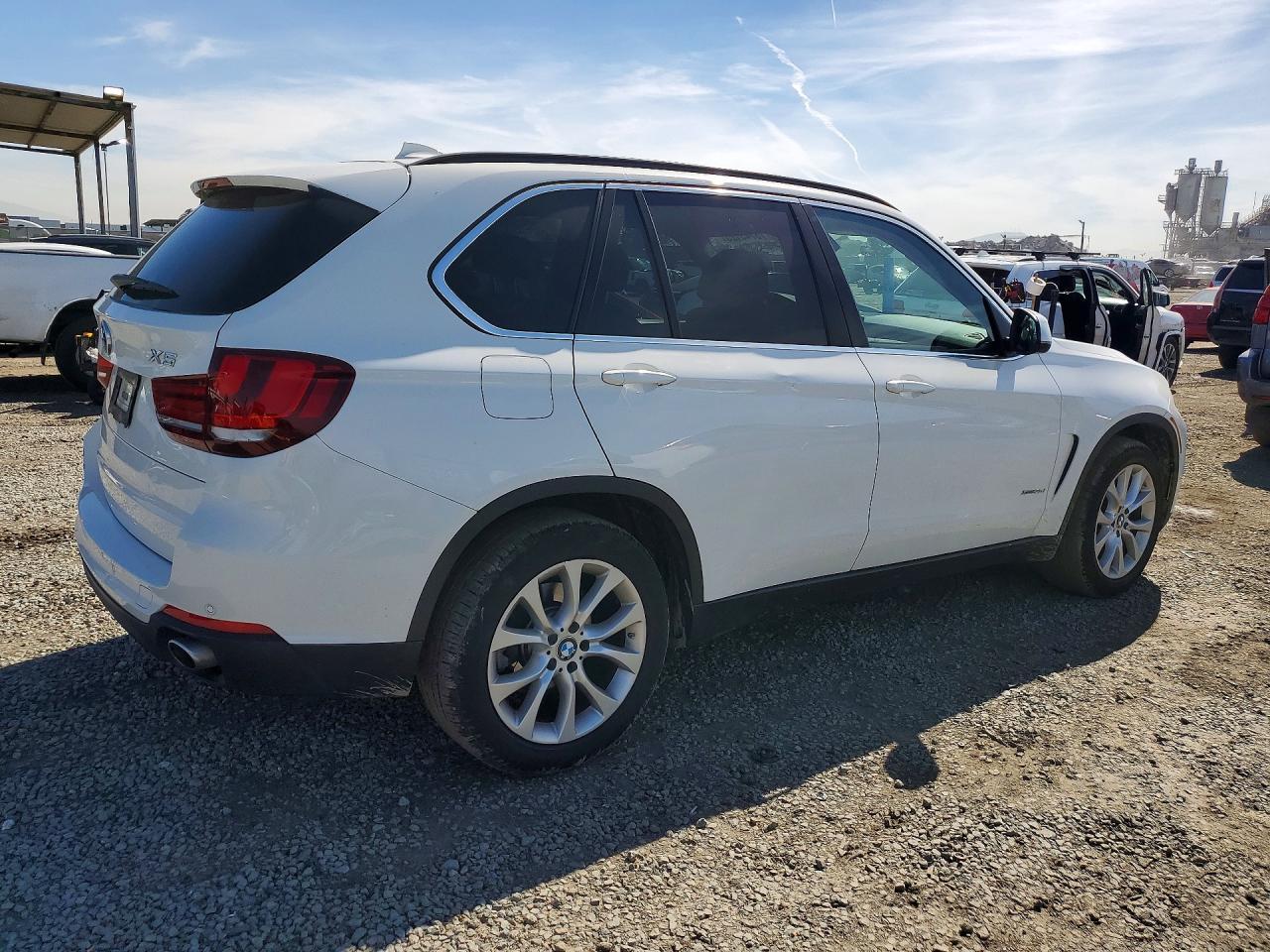 2016 BMW X5 xDrive35I - Фото 3