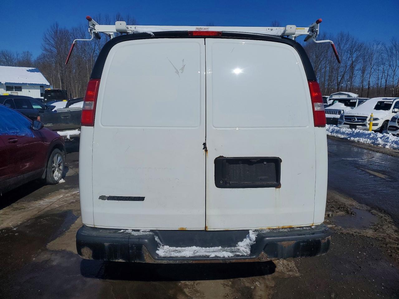 2017 Chevrolet Express G2500 - Image 6