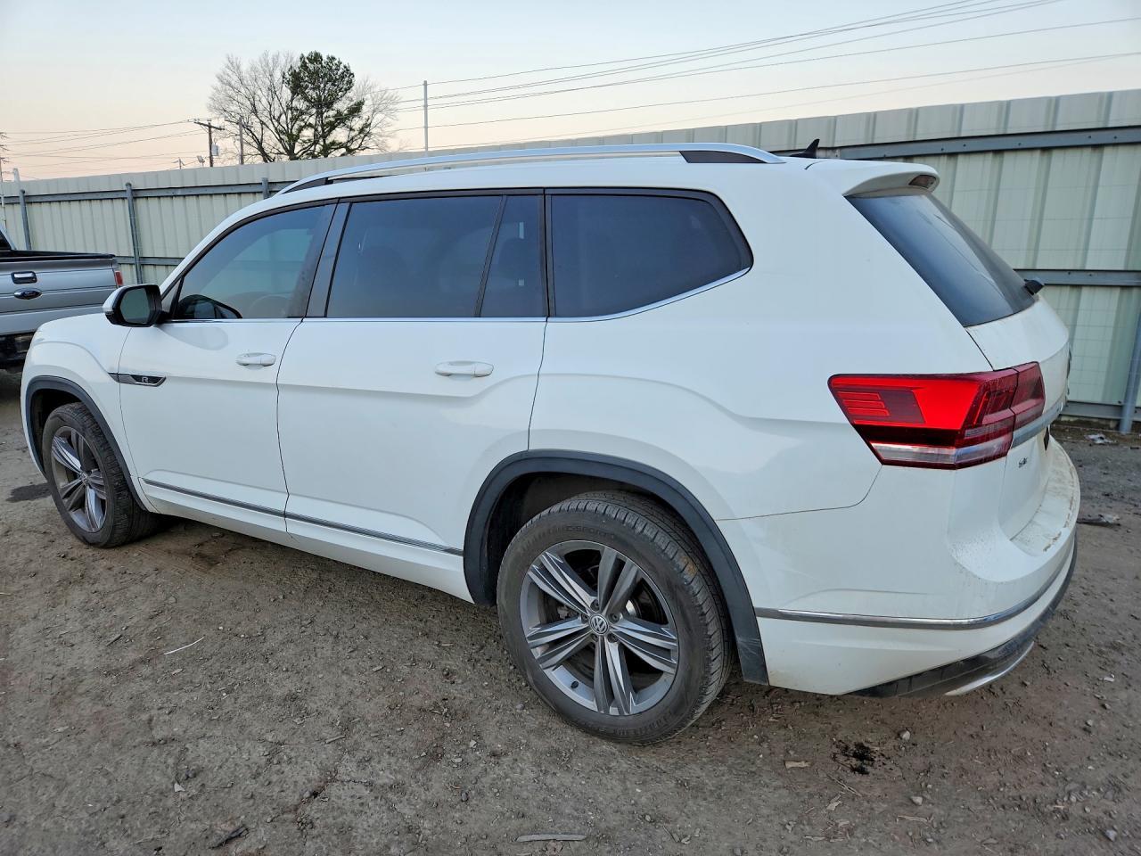 2018 Volkswagen Atlas Se - Image 2