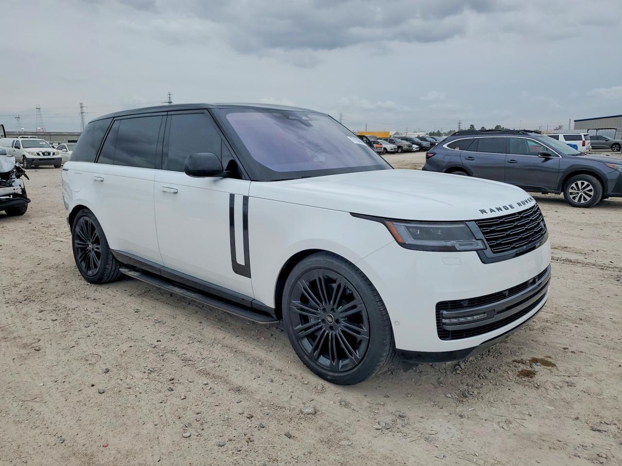 2023 Land Rover Range Rover Se - Image 4