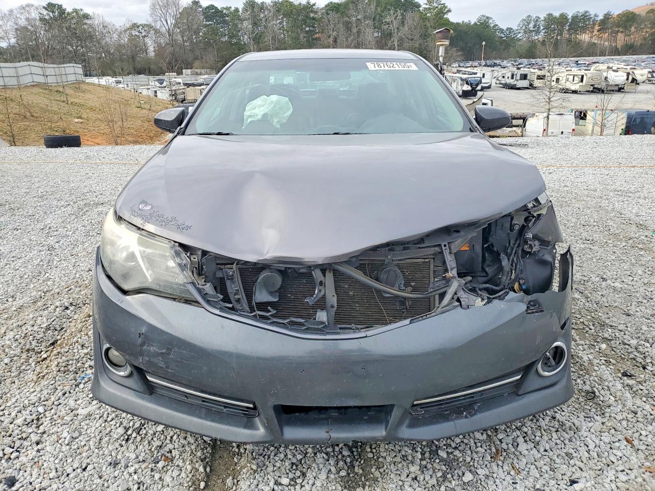 2014 Toyota Camry Se - Image 5