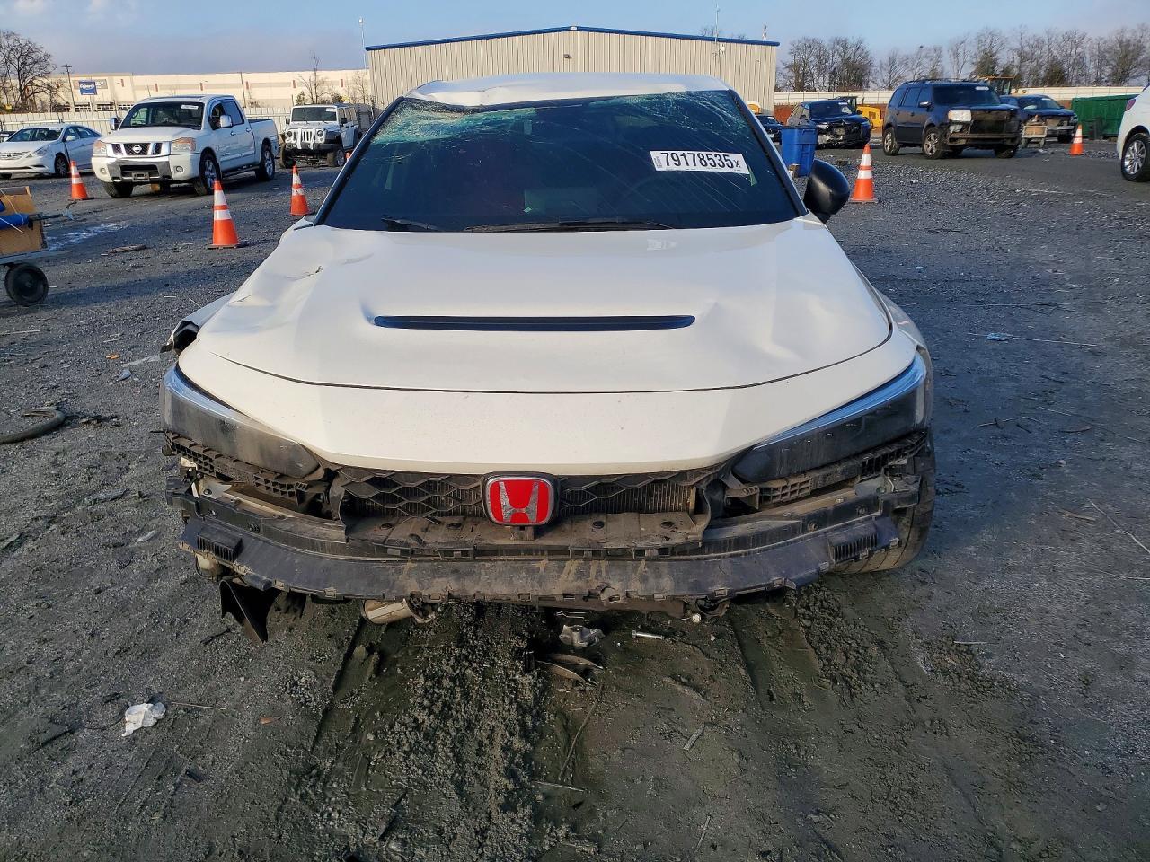 2025 Honda Civic Type-R - Image 5