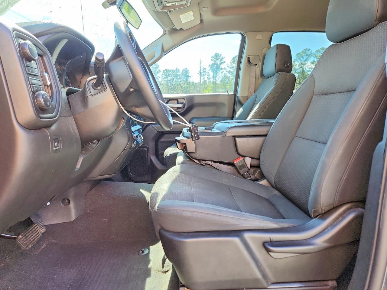2020 Chevrolet Silverado K1500 Custom - Фото 7
