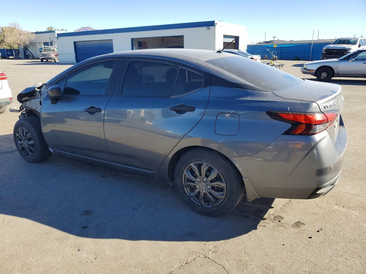 2021 Nissan Versa S - Фото 2