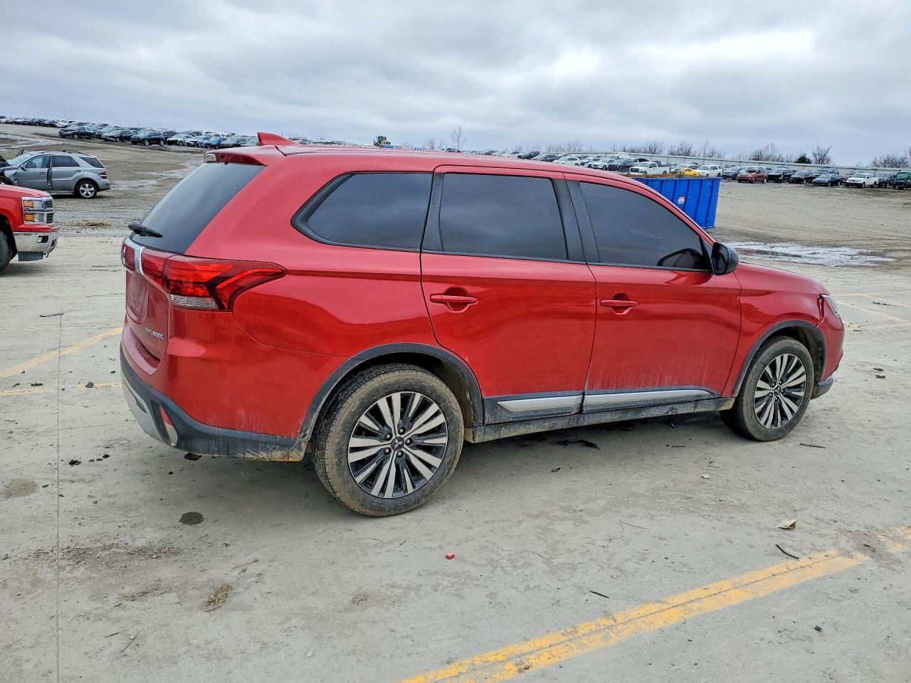 2019 Mitsubishi Outlander Es - Image 3