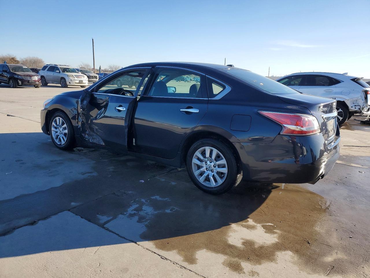 2015 Nissan Altima 2.5 S - Фото 2