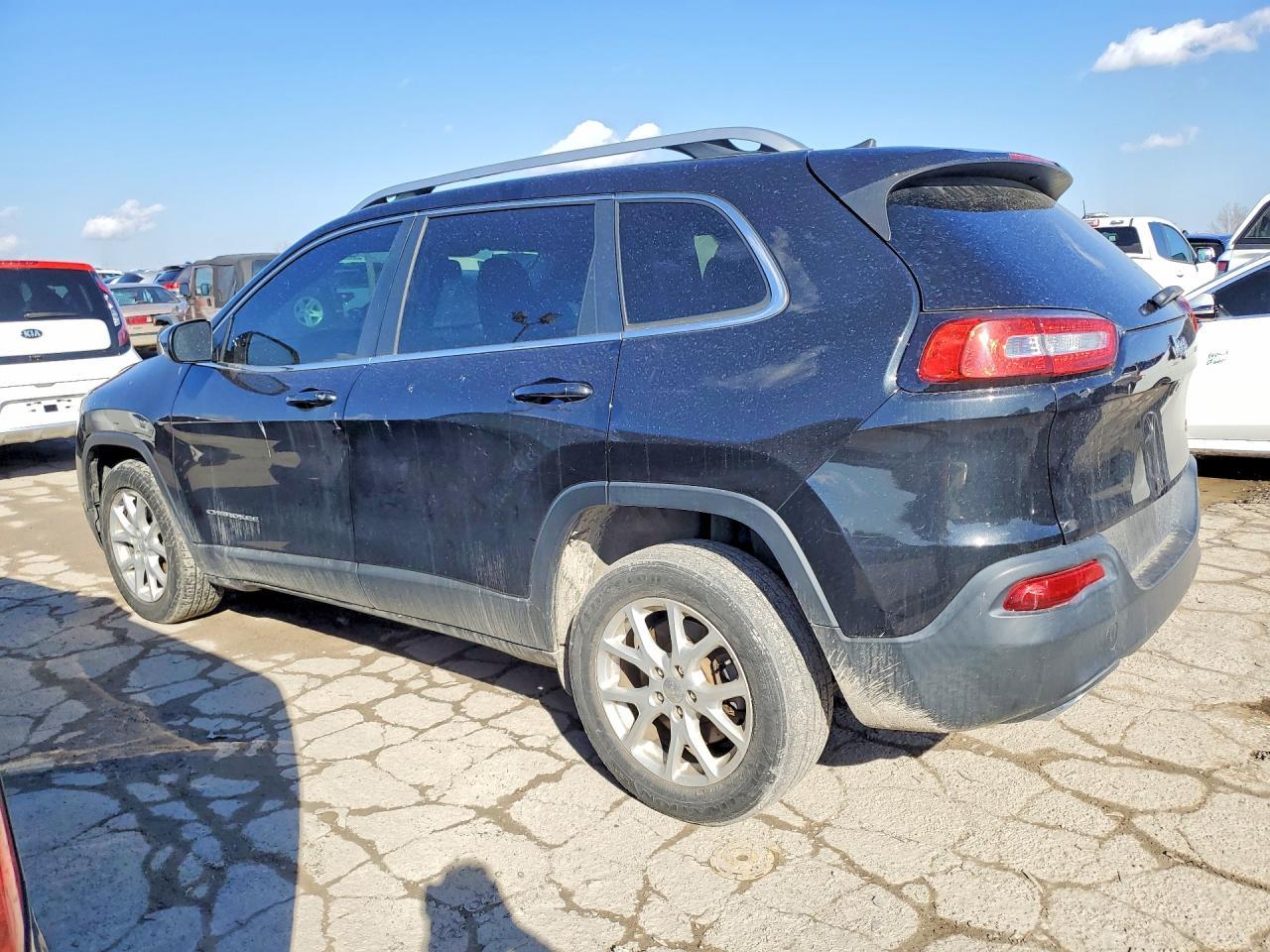 2016 Jeep Cherokee Latitude - Image 2