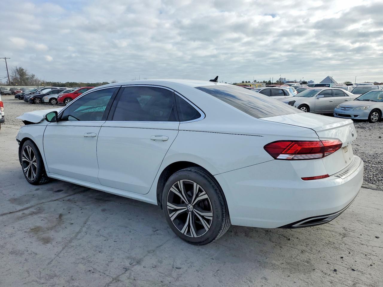 2021 Volkswagen Passat Se - Image 2