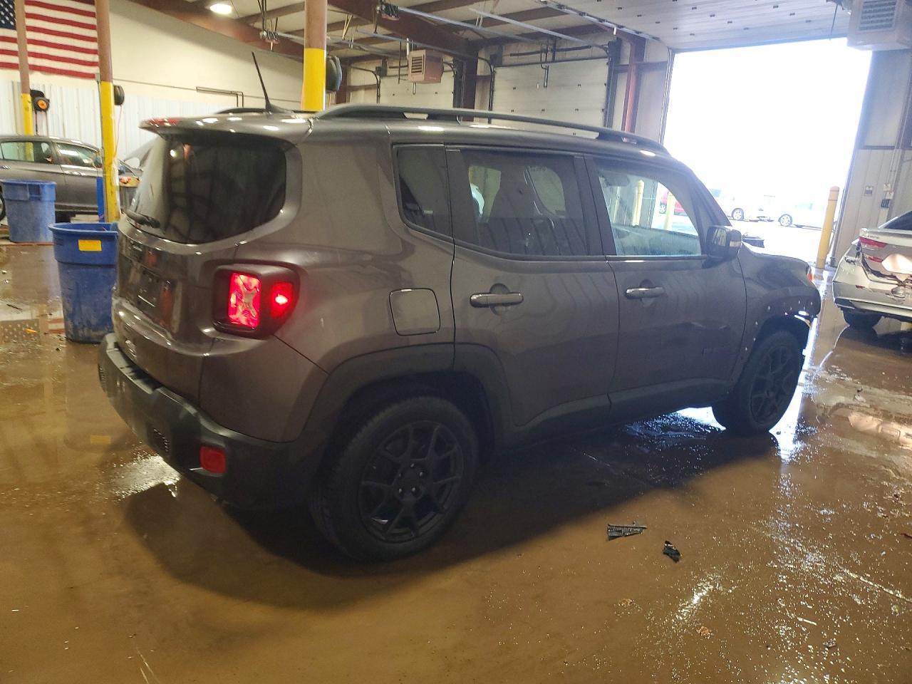 2020 Jeep Renegade Latitude - Image 3