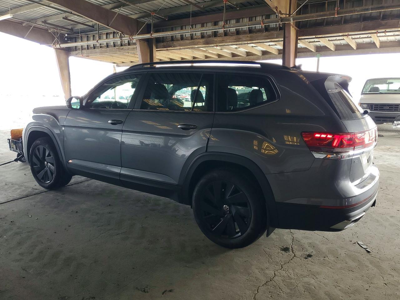 2024 Volkswagen Atlas Se - Image 2