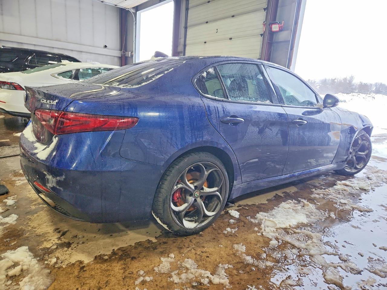 2018 Alfa Romeo Giulia Ti Q4 - Фото 3