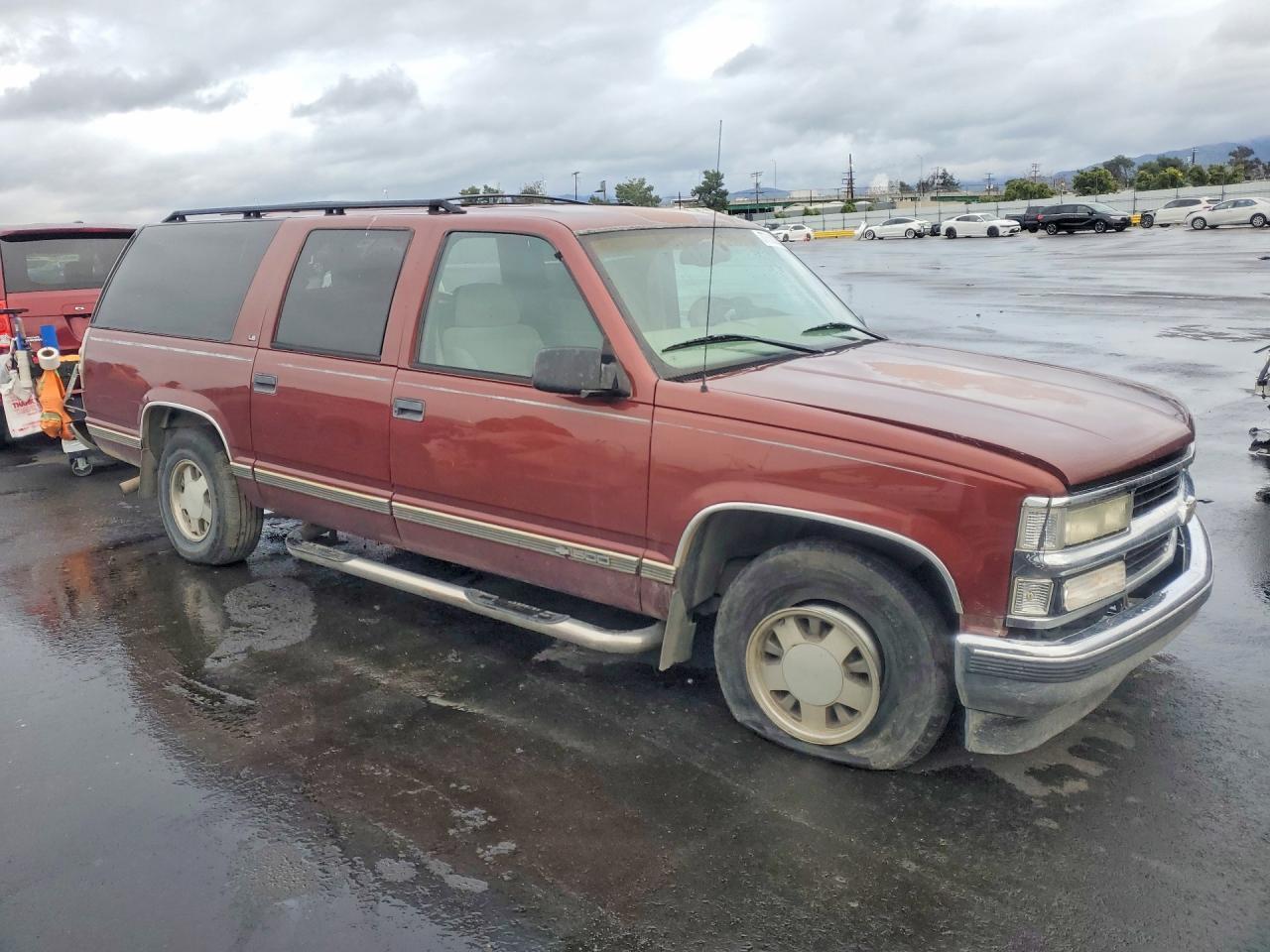 1998 Chevrolet Suburban C1500 - Фото 4