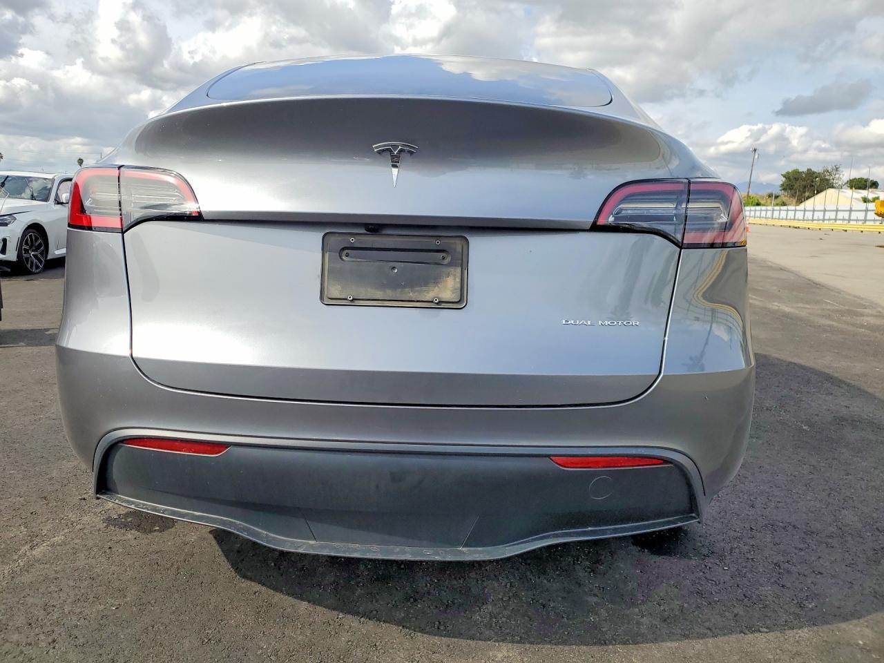 2024 Tesla Model Y - Фото 6