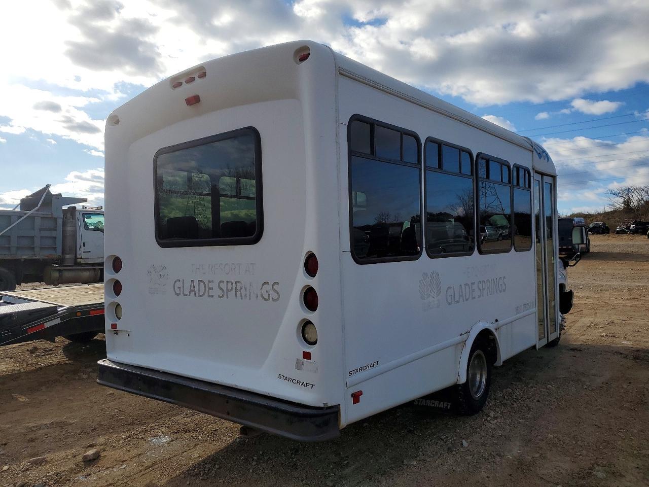 2015 Ford Econoline E350 Super Duty Cutaway Van - Image 4