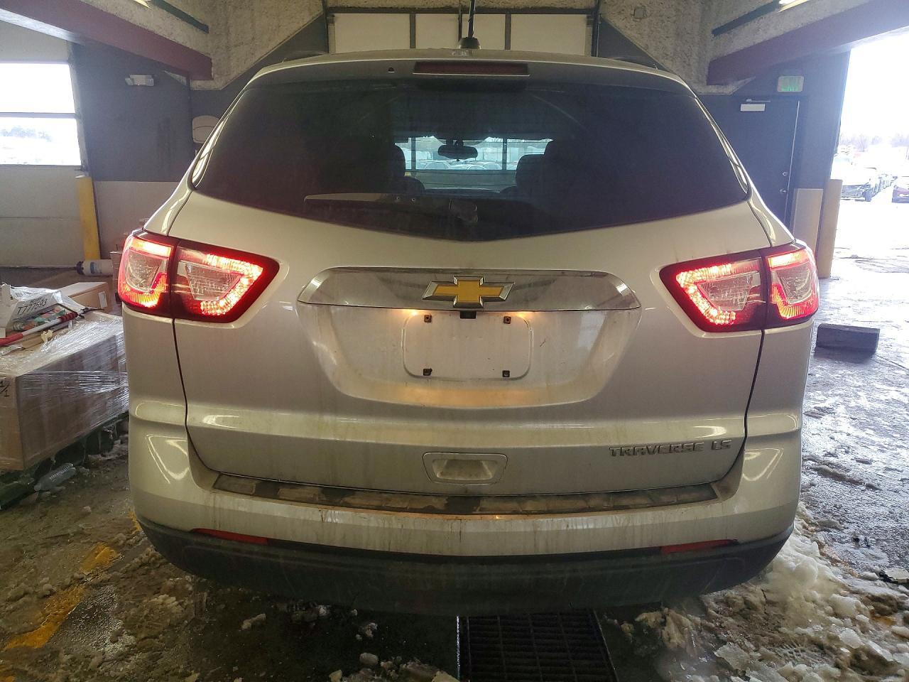 2016 Chevrolet Traverse Ls - Фото 6