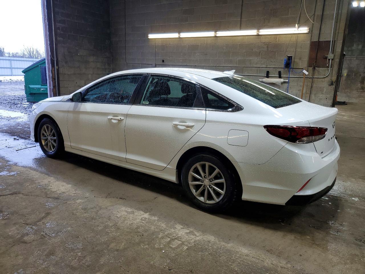2019 Hyundai Sonata Se - Фото 2