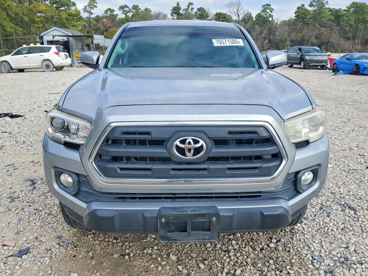 2017 Toyota Tacoma Sr5 V6 - Image 5
