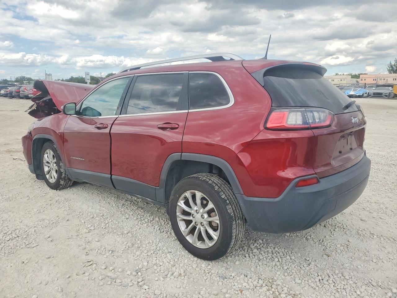 2019 Jeep Cherokee Latitude - Фото 2