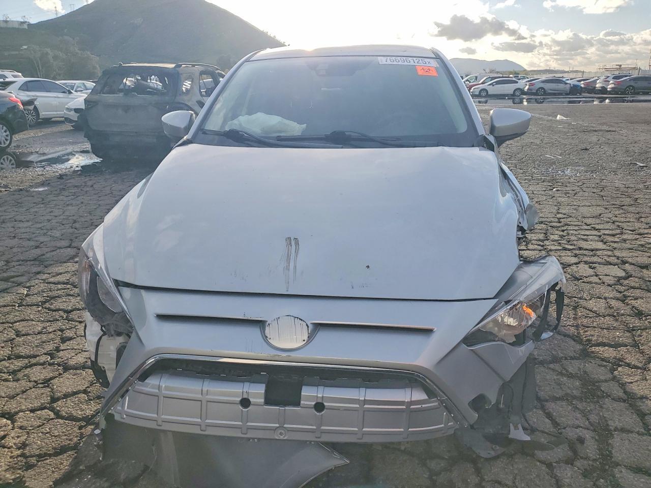 2019 Toyota Yaris L - Фото 5