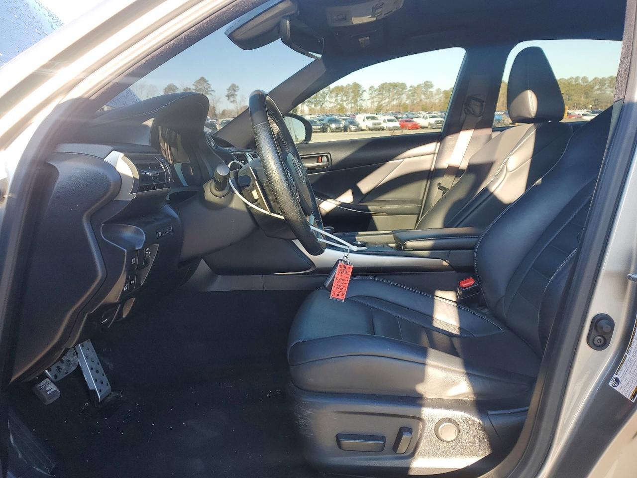 2019 Lexus Is 300 - Image 7