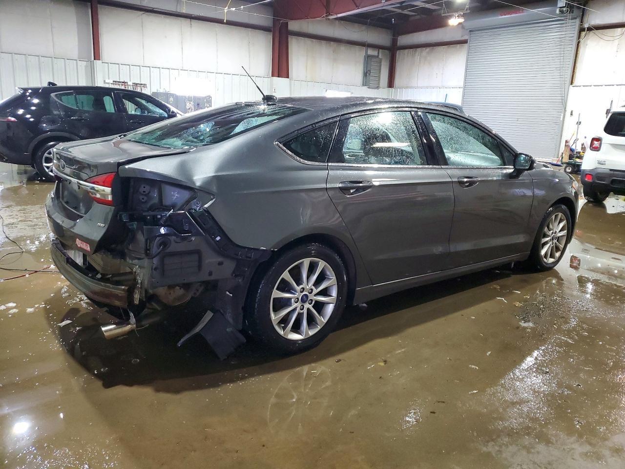 2017 Ford Fusion Se - Фото 3