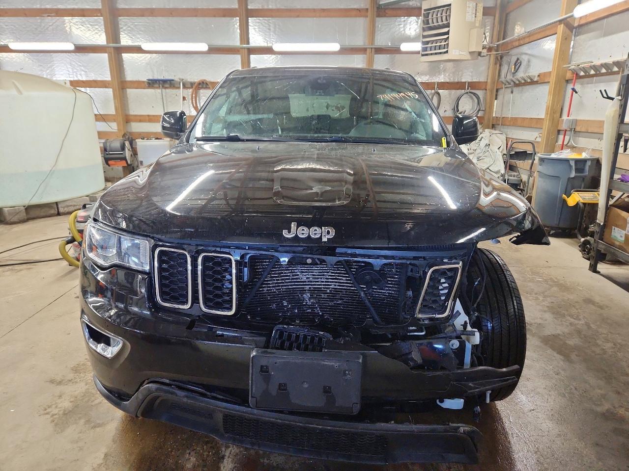 2018 Jeep Grand Cherokee Laredo - Image 5