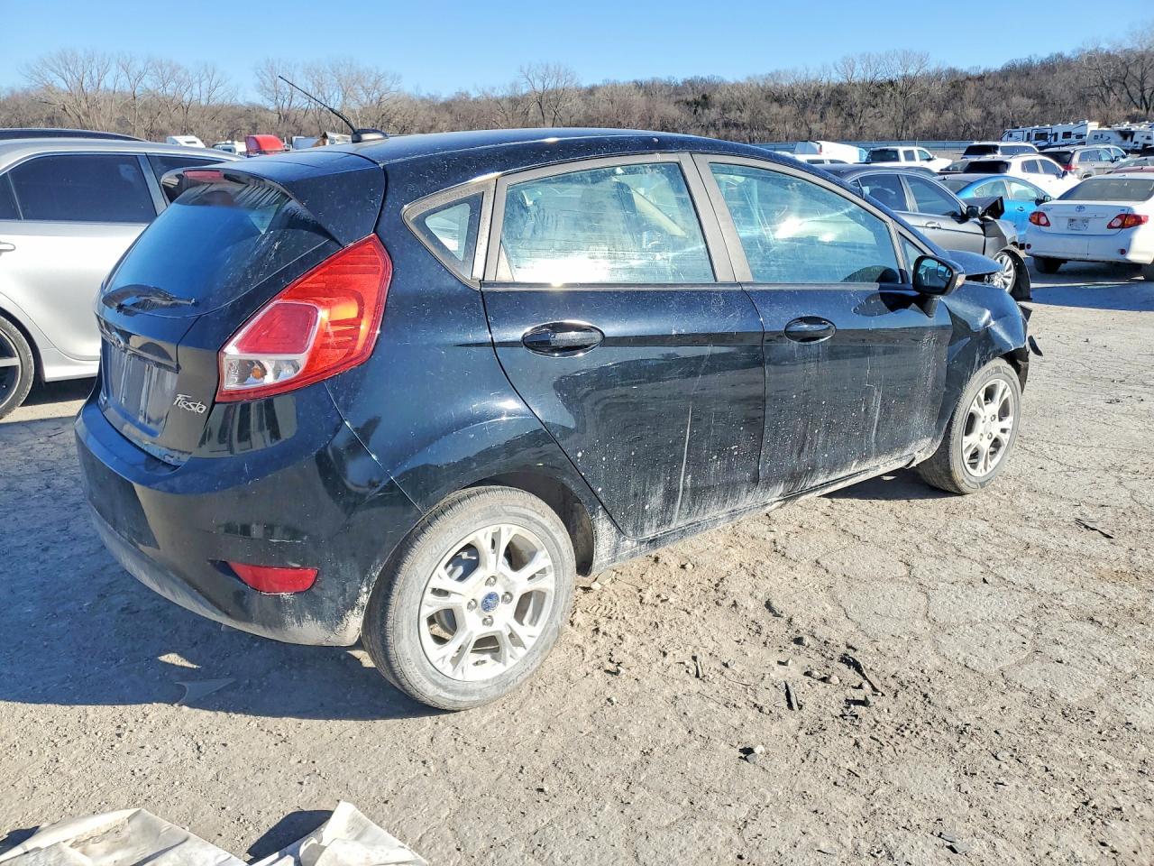 2016 Ford Fiesta Se - Image 3