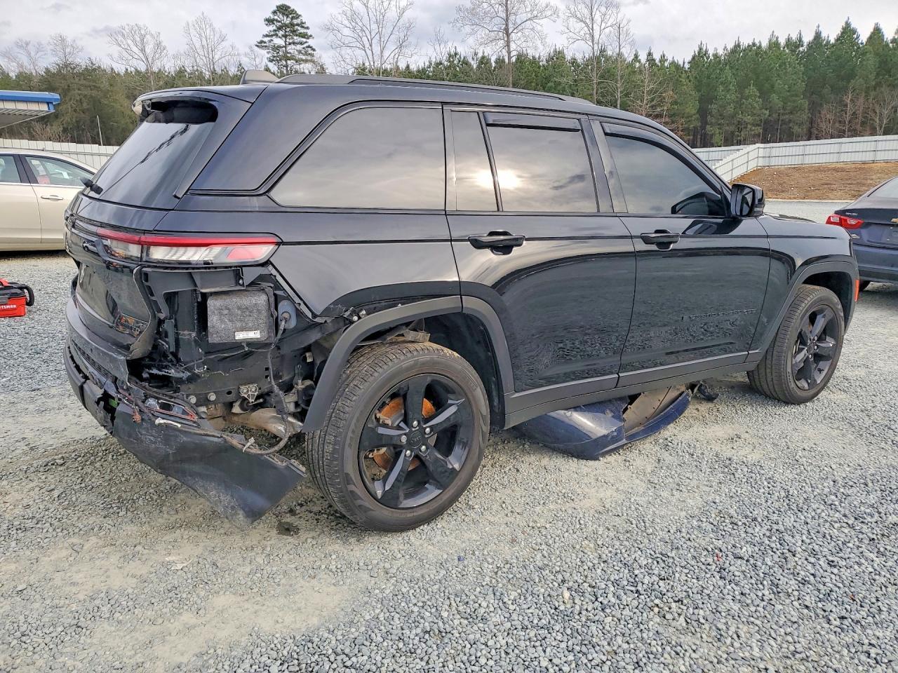 2023 Jeep Grand Cherokee Limited - Image 3