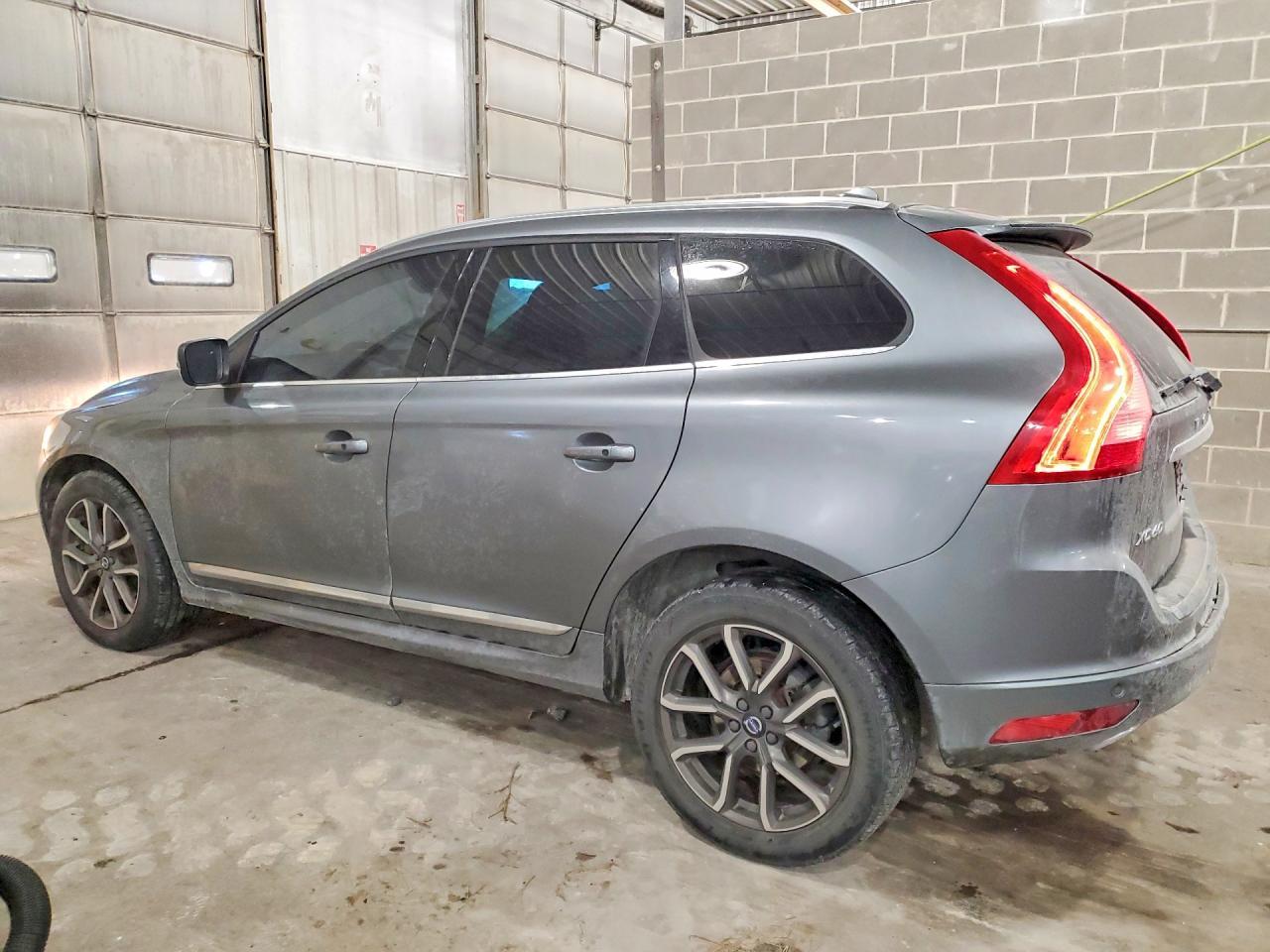 2016 Volvo Xc60 T6 Premier - Фото 2