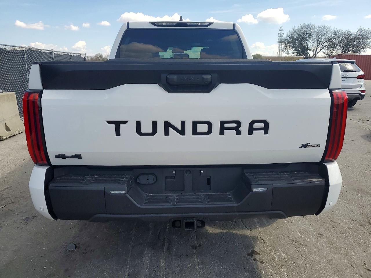 2025 Toyota Tundra Crewmax Sr - Image 6