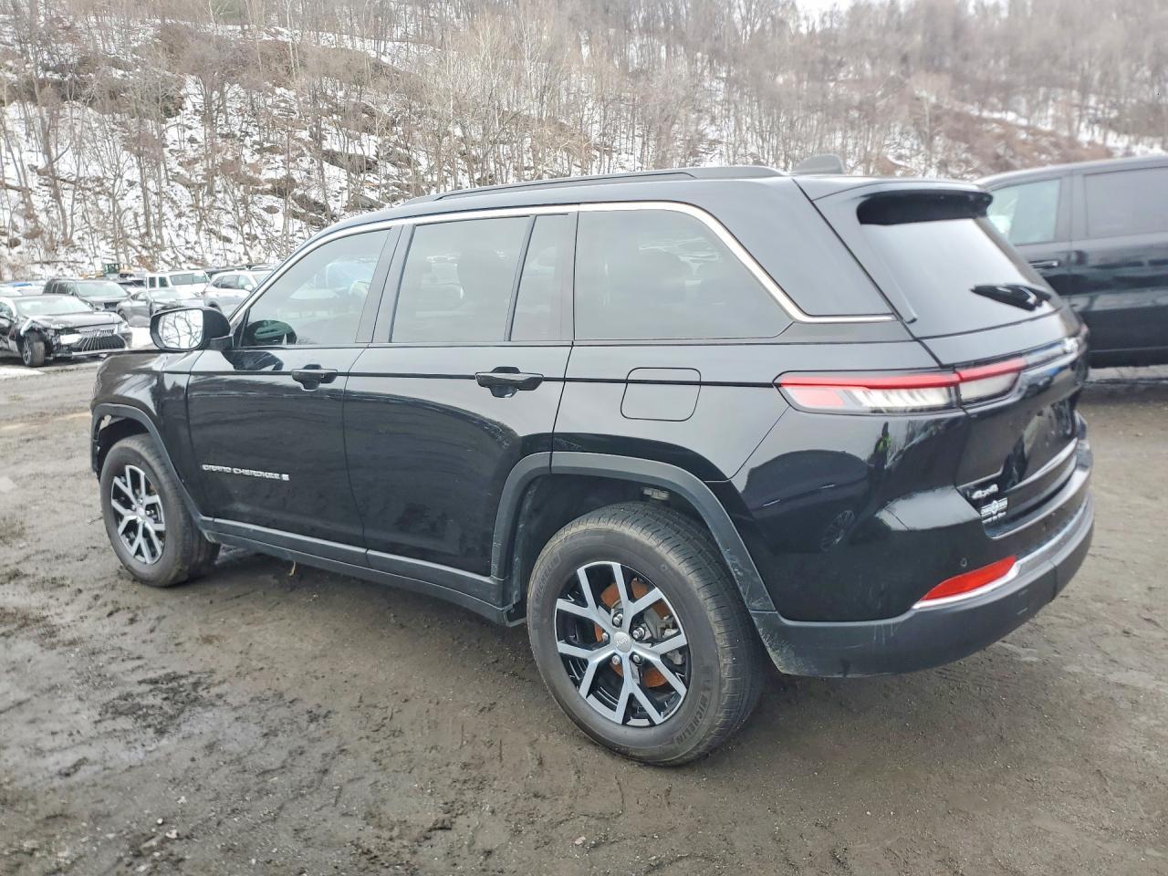 2025 Jeep Grand Cherokee Limited - Image 2