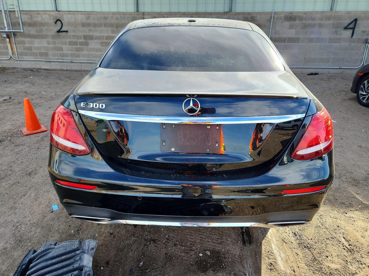 2018 Mercedes-Benz E 300 - Image 6
